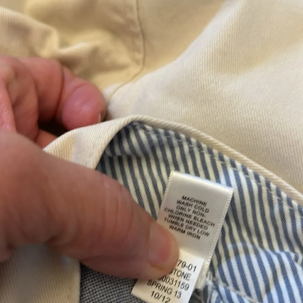 Banana Republic Men's khaki Shorts Size 36 EUC